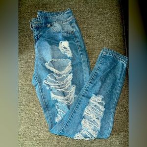Distressed oversize jeans
